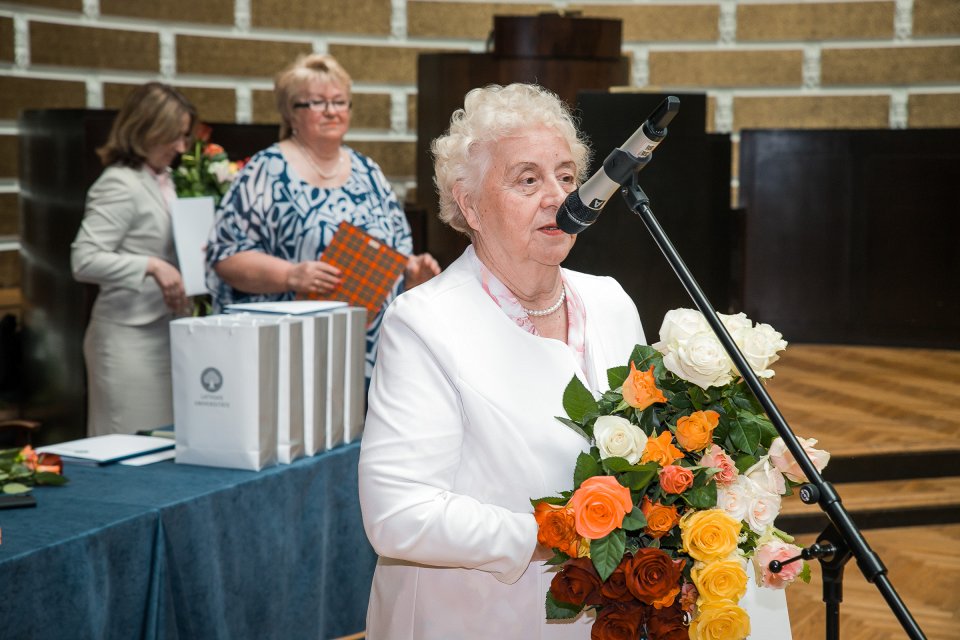 Latvijas Universitātes senioru jubilāru sveikšana. null