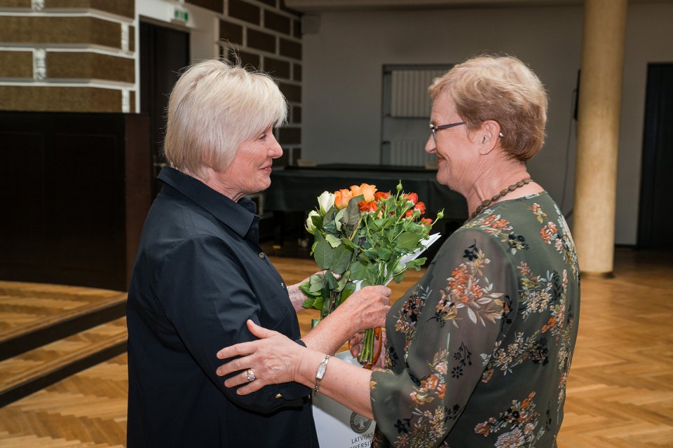 Latvijas Universitātes senioru jubilāru sveikšana. null