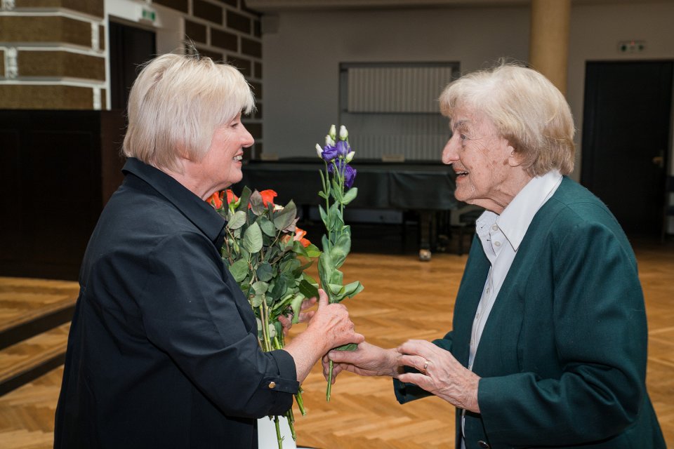 Latvijas Universitātes senioru jubilāru sveikšana. null