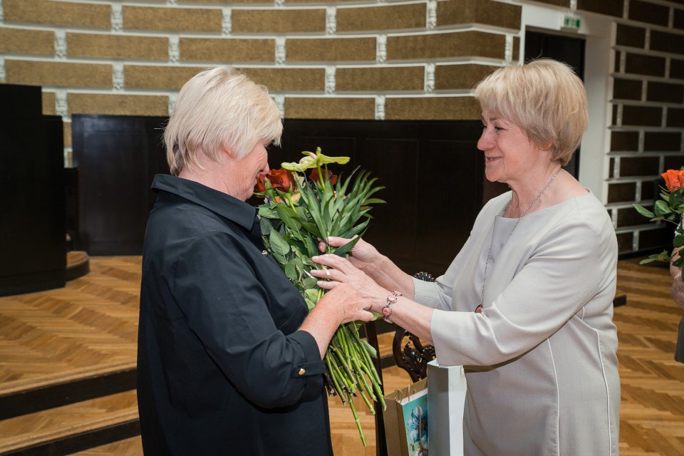 Latvijas Universitātes senioru jubilāru sveikšana. null