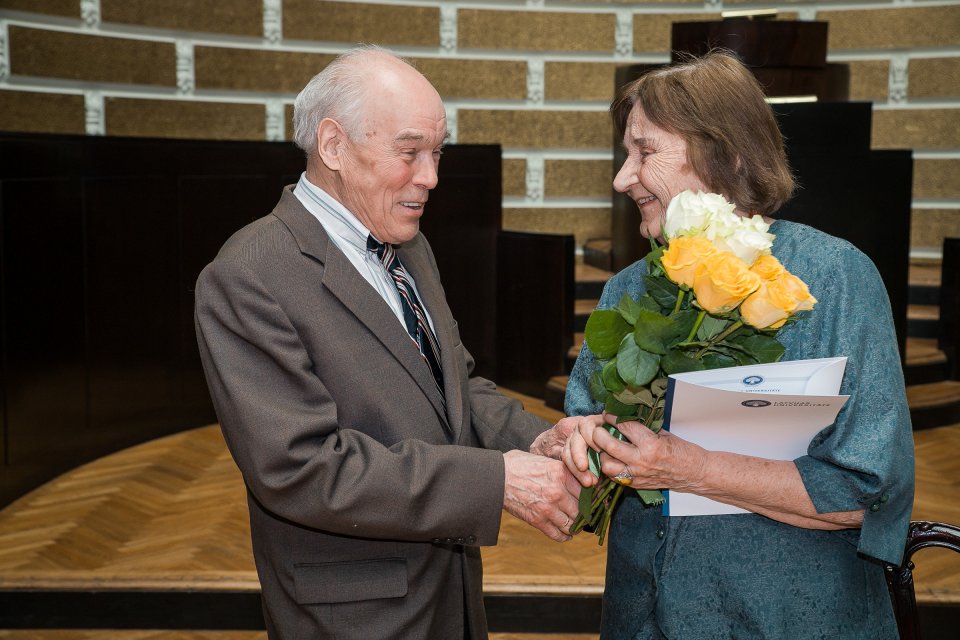 Latvijas Universitātes senioru jubilāru sveikšana. null