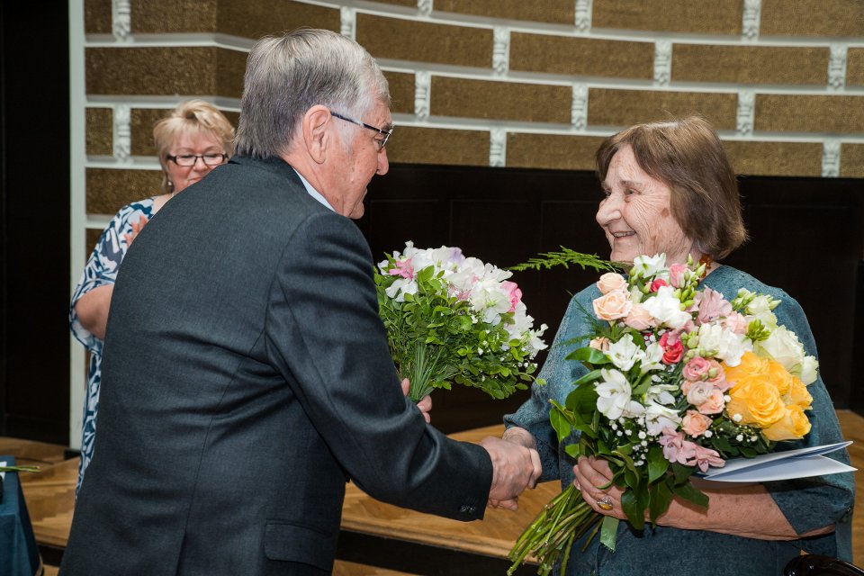 Latvijas Universitātes senioru jubilāru sveikšana. null