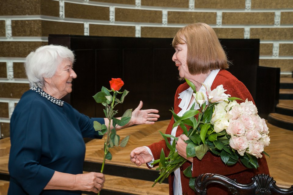 Latvijas Universitātes senioru jubilāru sveikšana. null