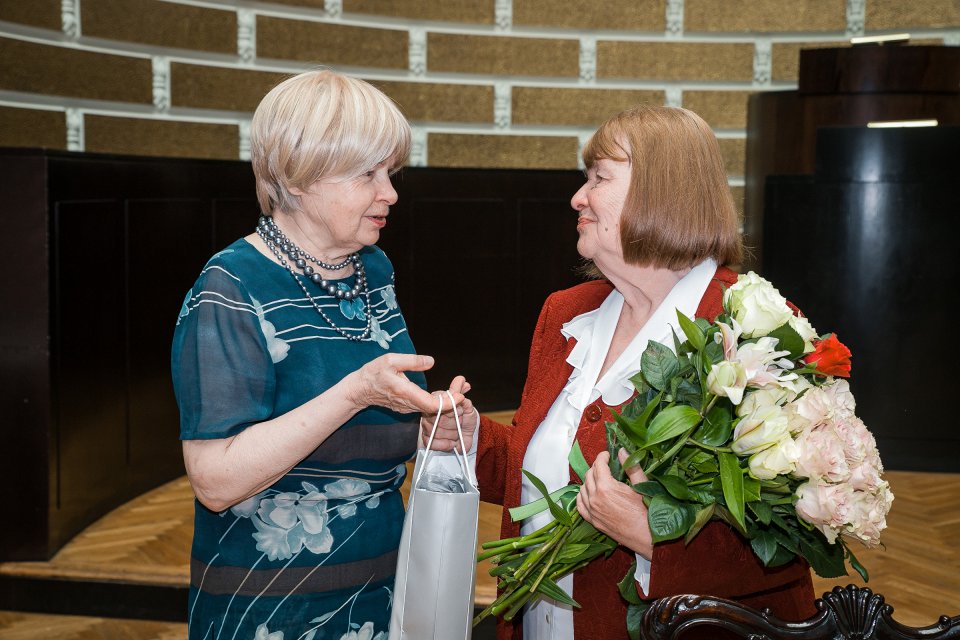 Latvijas Universitātes senioru jubilāru sveikšana. null