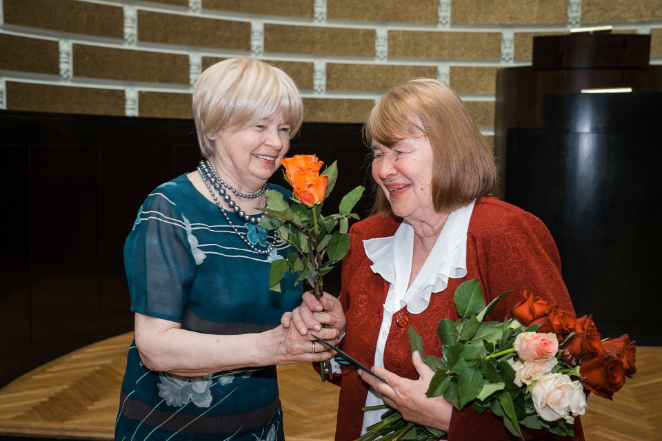 Latvijas Universitātes senioru jubilāru sveikšana. null