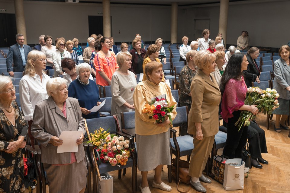 Latvijas Universitātes senioru jubilāru sveikšana. null