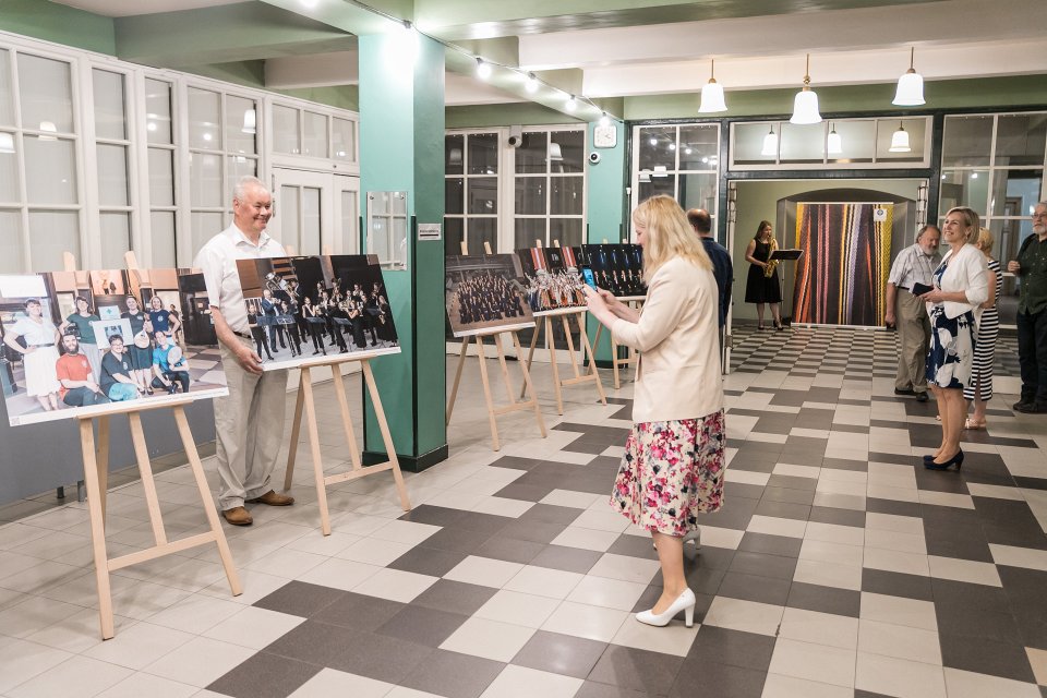 Fotoizstādes «Vienoti Latvijas Universitātē un Dziesmu un Deju svētkos» atklāšana. null