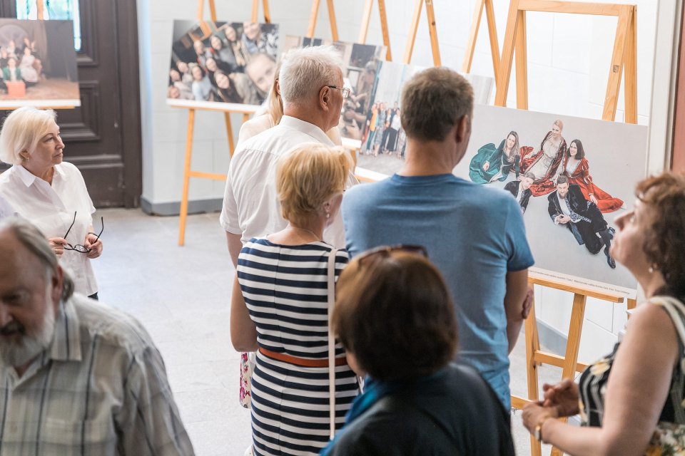 Fotoizstādes «Vienoti Latvijas Universitātē un Dziesmu un Deju svētkos» atklāšana. null