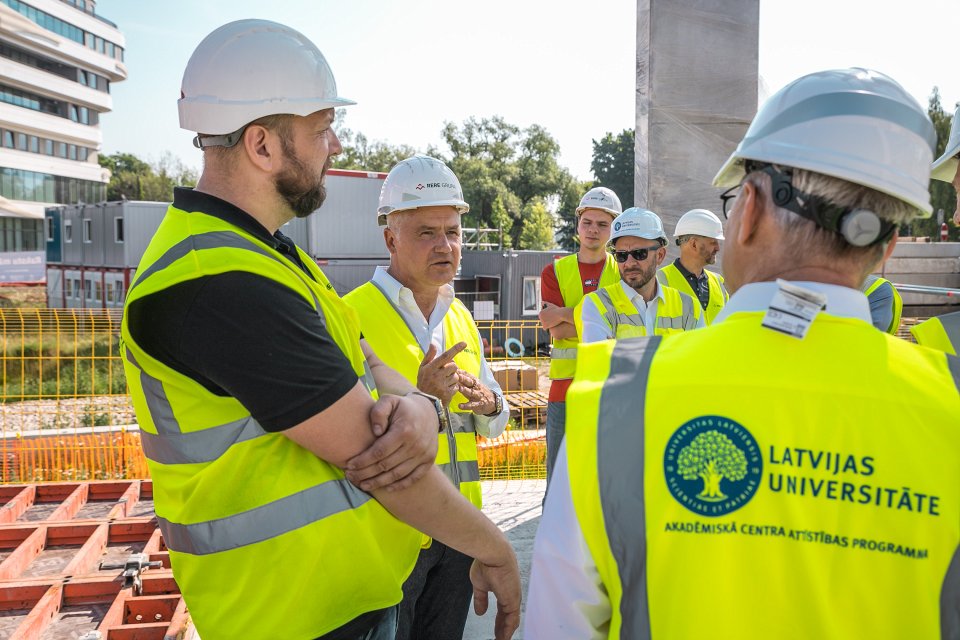 Luksemburgā bāzētās Eiropas Investīciju bankas (EIB) un Parīzē bāzētās Eiropas Padomes attsīstības bankas (EPAB) delegācijas vizīte Latvijas Universitātes akadēmiskajā centrā. null