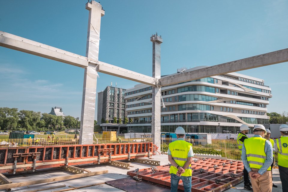 Luksemburgā bāzētās Eiropas Investīciju bankas (EIB) un Parīzē bāzētās Eiropas Padomes attsīstības bankas (EPAB) delegācijas vizīte Latvijas Universitātes akadēmiskajā centrā. null