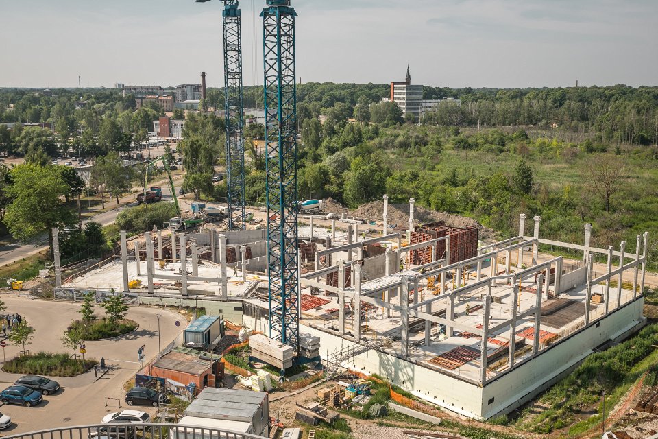 Latvijas Universitātes Akadēmiskā centra Rakstu mājas būvniecība. null