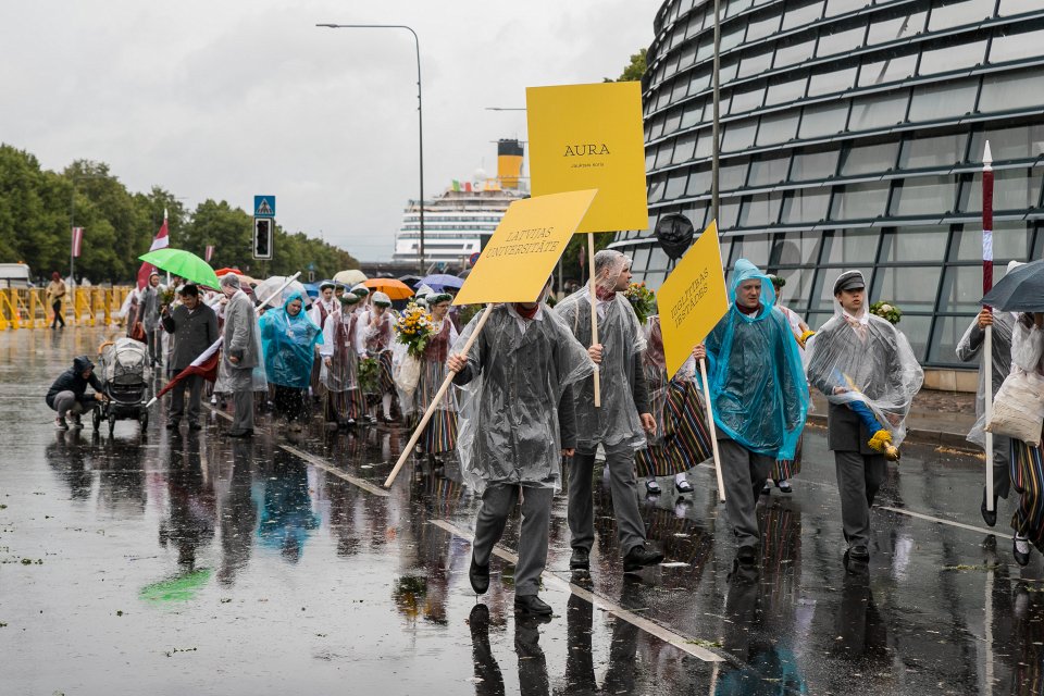 Dziesmu un deju svētku dalībnieku gājiens «Novadu dižošanās». null