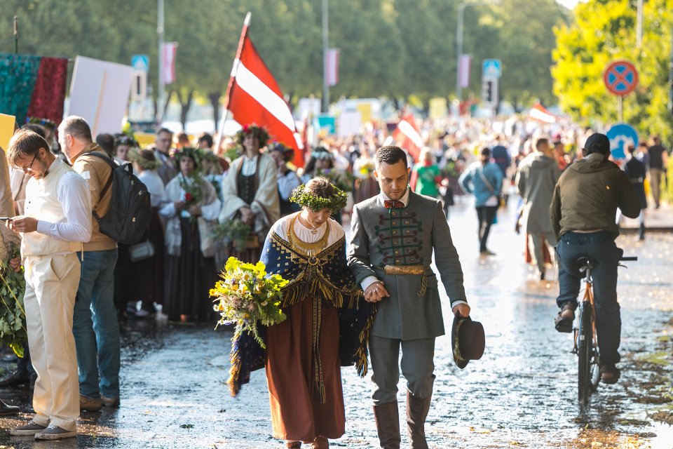 Dziesmu un deju svētku dalībnieku gājiens «Novadu dižošanās». null