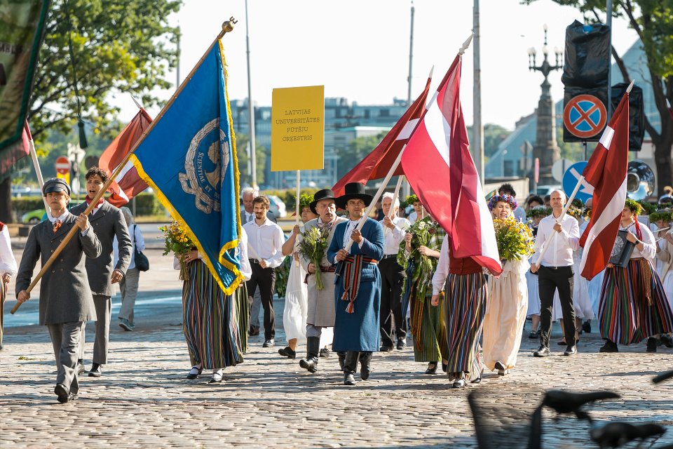 Dziesmu un deju svētku dalībnieku gājiens «Novadu dižošanās». null