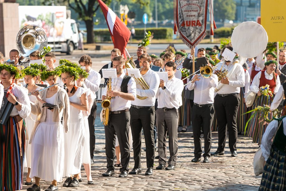 Dziesmu un deju svētku dalībnieku gājiens «Novadu dižošanās». null