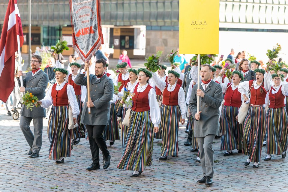 Dziesmu un deju svētku dalībnieku gājiens «Novadu dižošanās». null