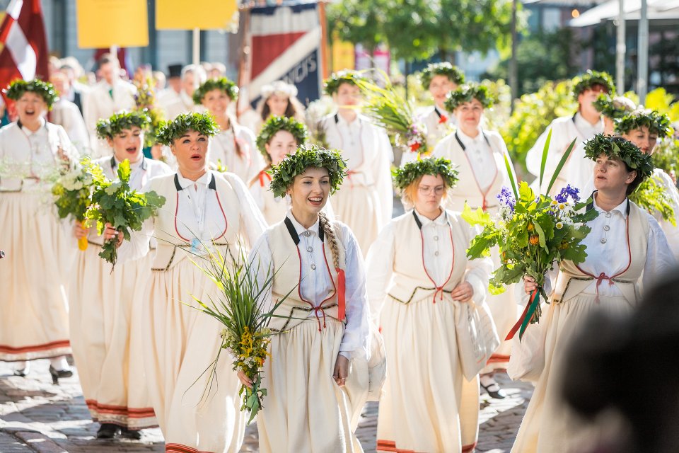 Dziesmu un deju svētku dalībnieku gājiens «Novadu dižošanās». null