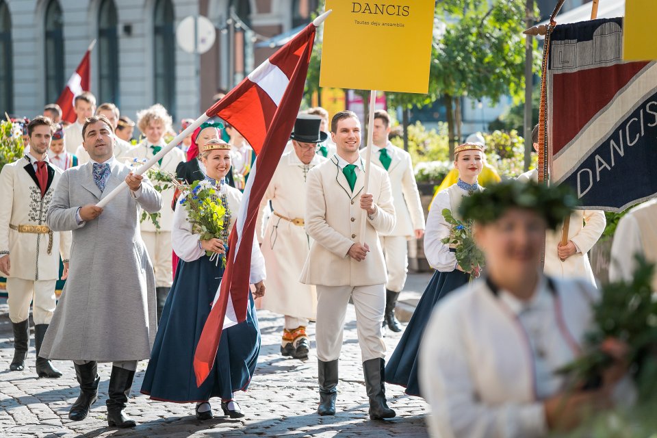 Dziesmu un deju svētku dalībnieku gājiens «Novadu dižošanās». null