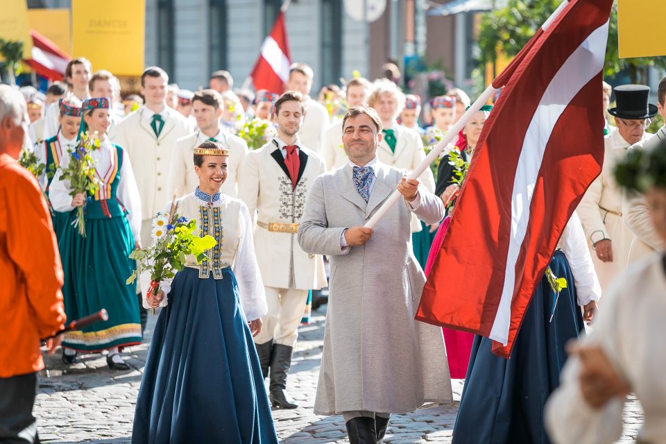 Dziesmu un deju svētku dalībnieku gājiens «Novadu dižošanās». null