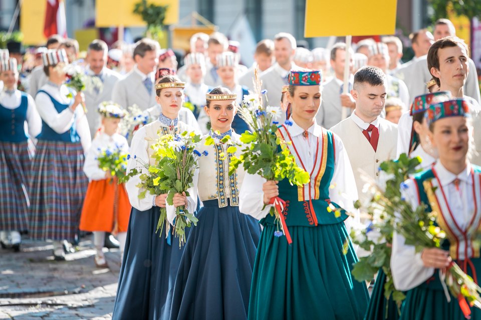 Dziesmu un deju svētku dalībnieku gājiens «Novadu dižošanās». null