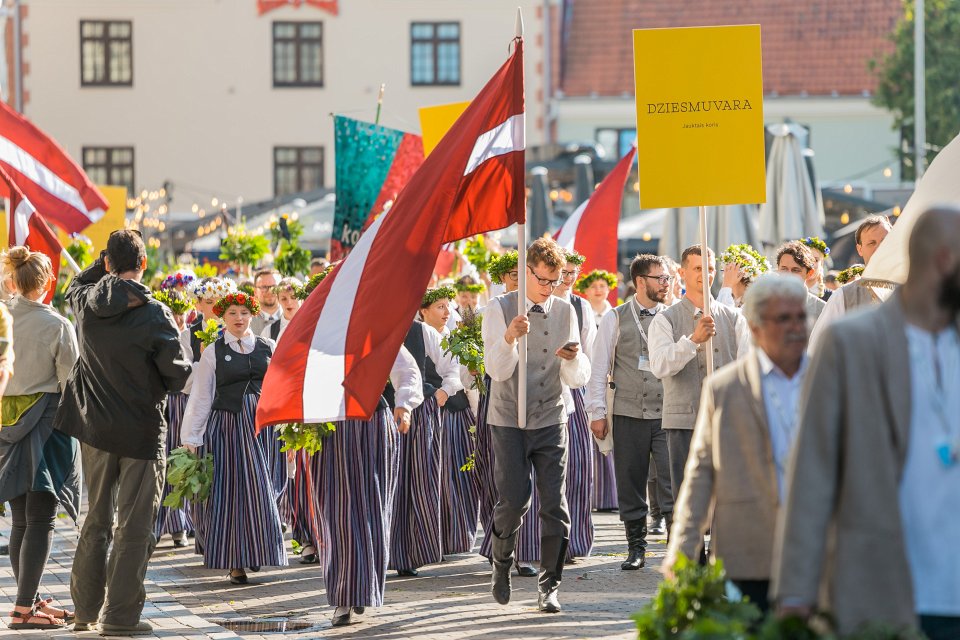 Dziesmu un deju svētku dalībnieku gājiens «Novadu dižošanās». null