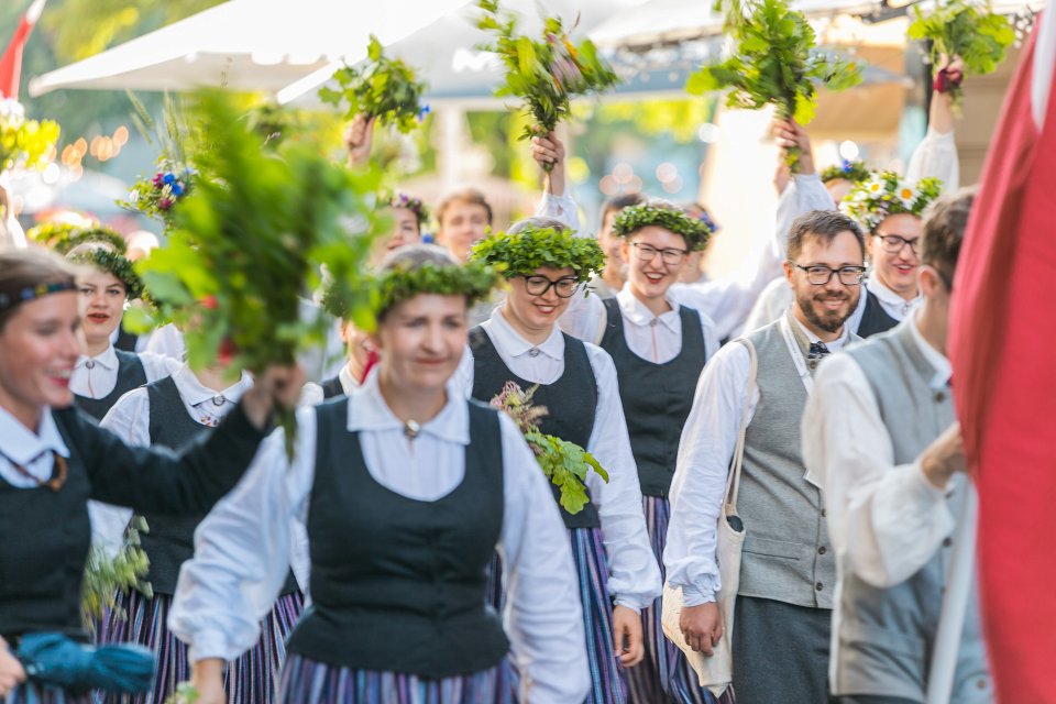 Dziesmu un deju svētku dalībnieku gājiens «Novadu dižošanās». null