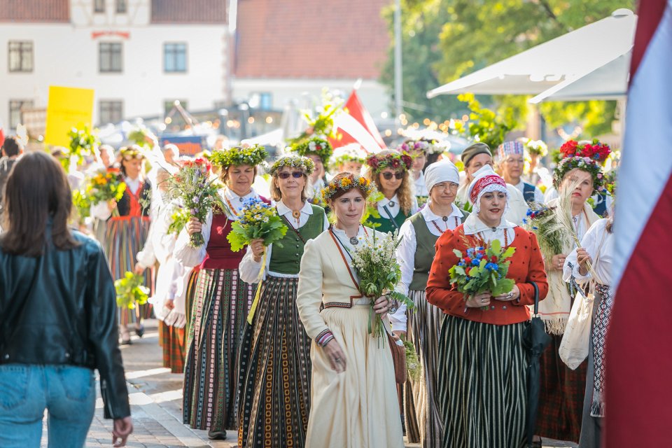 Dziesmu un deju svētku dalībnieku gājiens «Novadu dižošanās». null