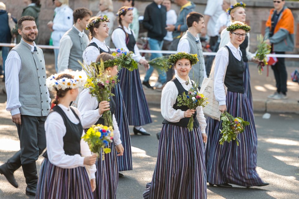 Dziesmu un deju svētku dalībnieku gājiens «Novadu dižošanās». null