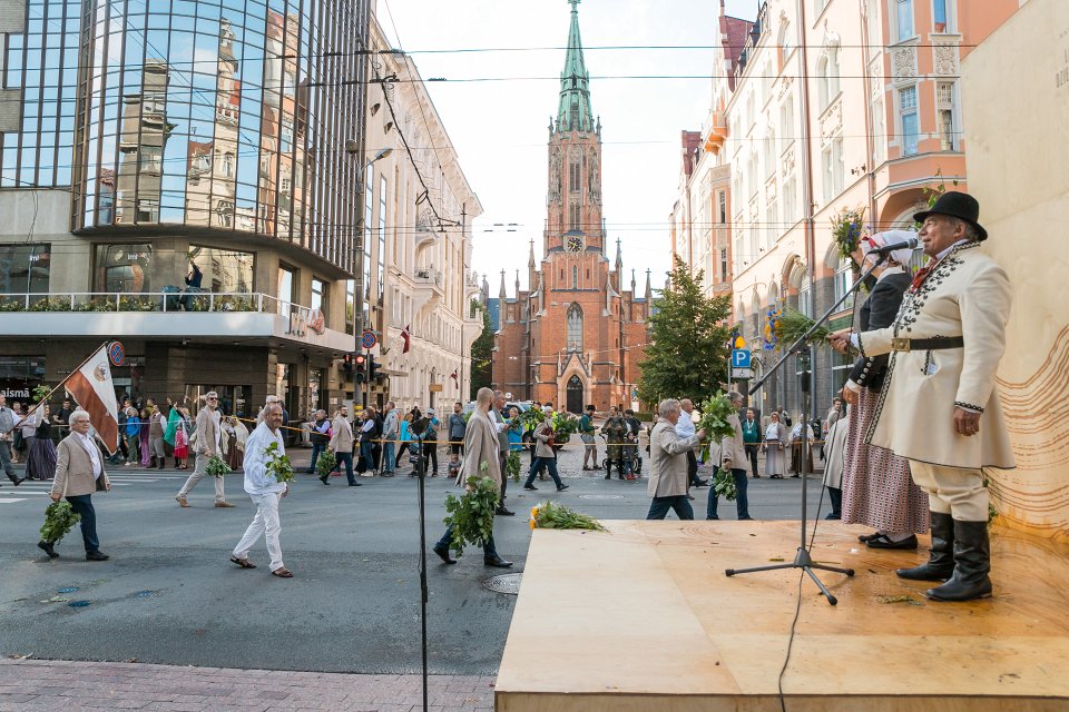 Dziesmu un deju svētku dalībnieku gājiens «Novadu dižošanās». null